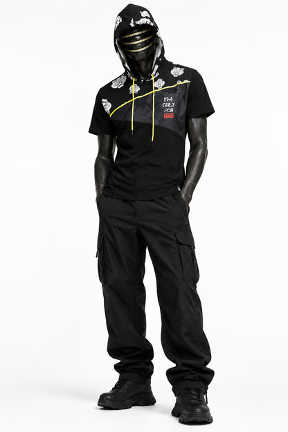 Camiseta con capucha negra