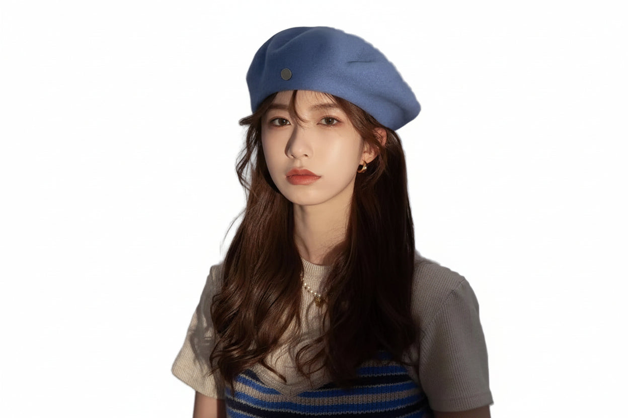 Spanish Wool Beret Hat Female Elegant French Painter Hat Badge Satin Lined British Retro Stewardess Hat Off-White M (56-58cm)