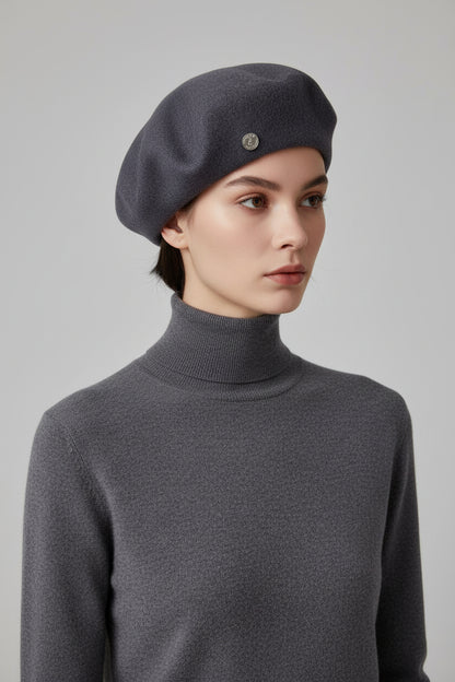 Spanish Wool Beret Hat Female Elegant French Painter Hat Badge Satin Lined British Retro Stewardess Hat Off-White M (56-58cm)