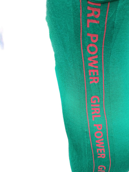 Una sola pieza en verde con letra en rojo