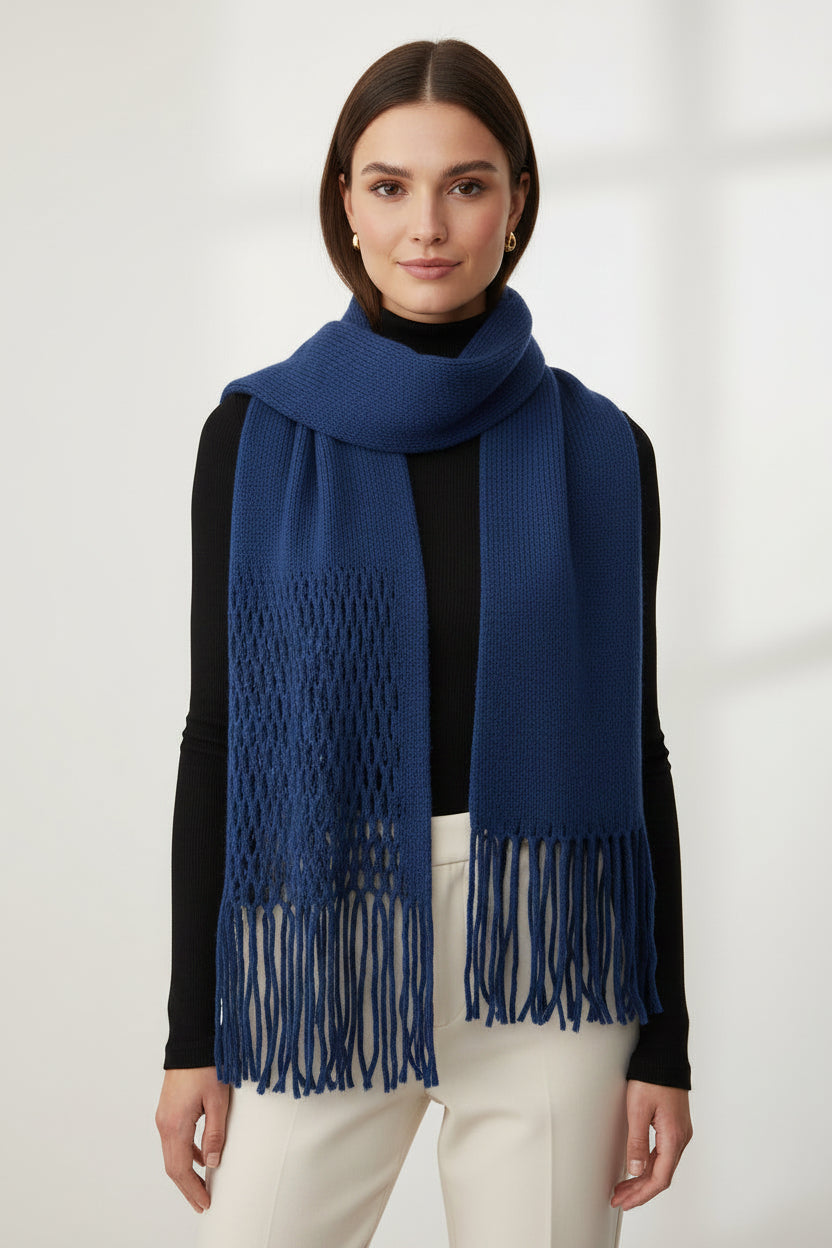 Choose your style with this transformable scarf