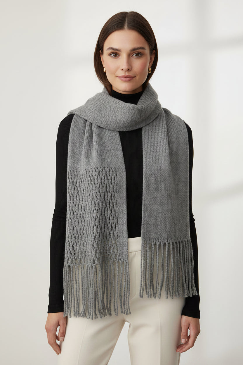 Choose your style with this transformable scarf