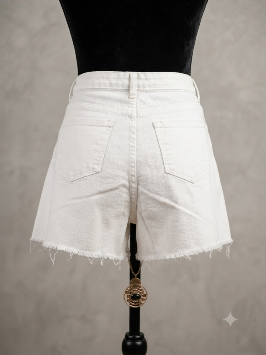 Pantalón corto en brillo color blanco con brillo# 3