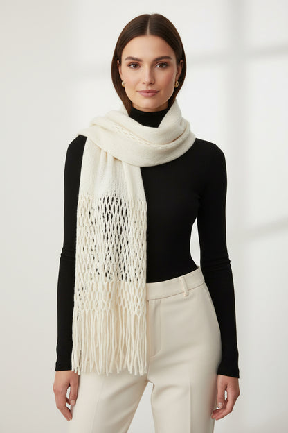 Choose your style with this transformable scarf