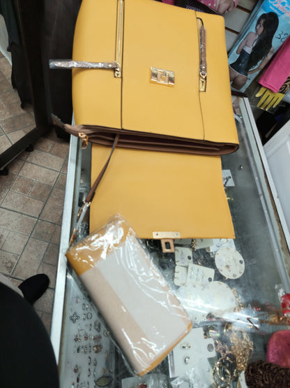Color amarillo mostaza con Brown