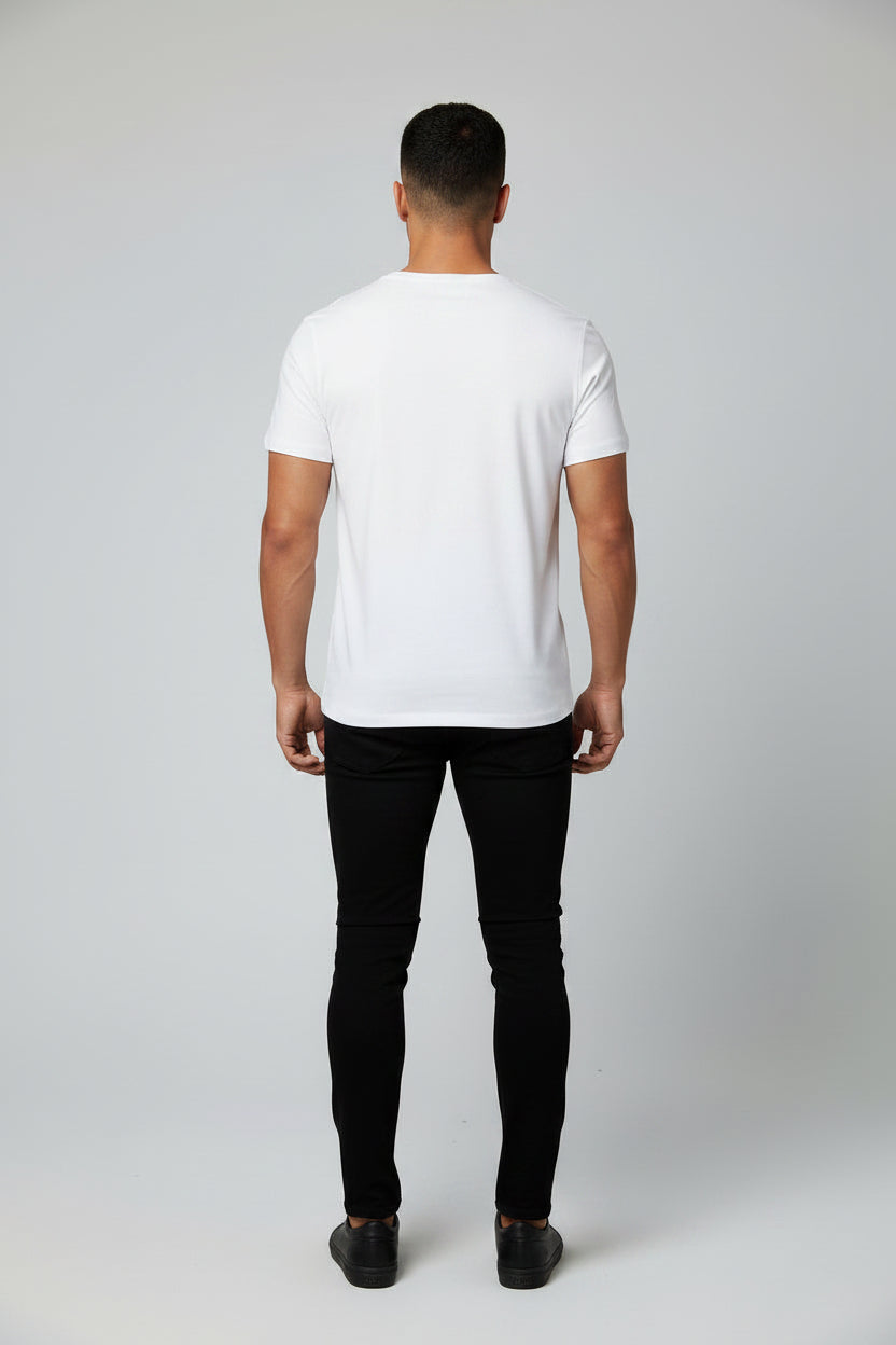 Poloche en blanco con diseño plateado