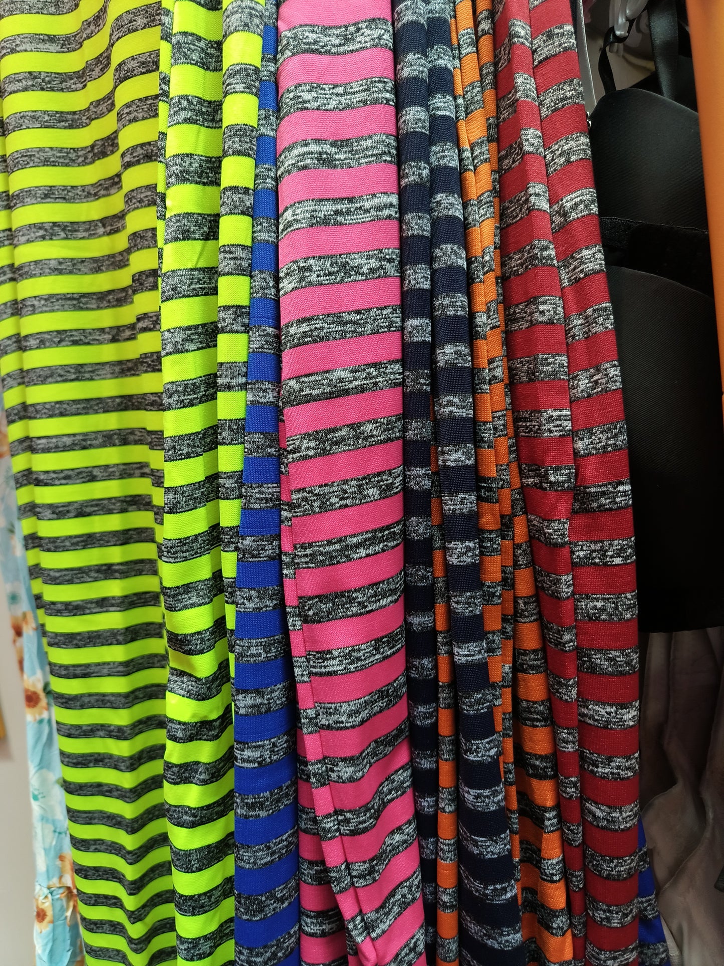 Hermoso vestido para el verano en raya