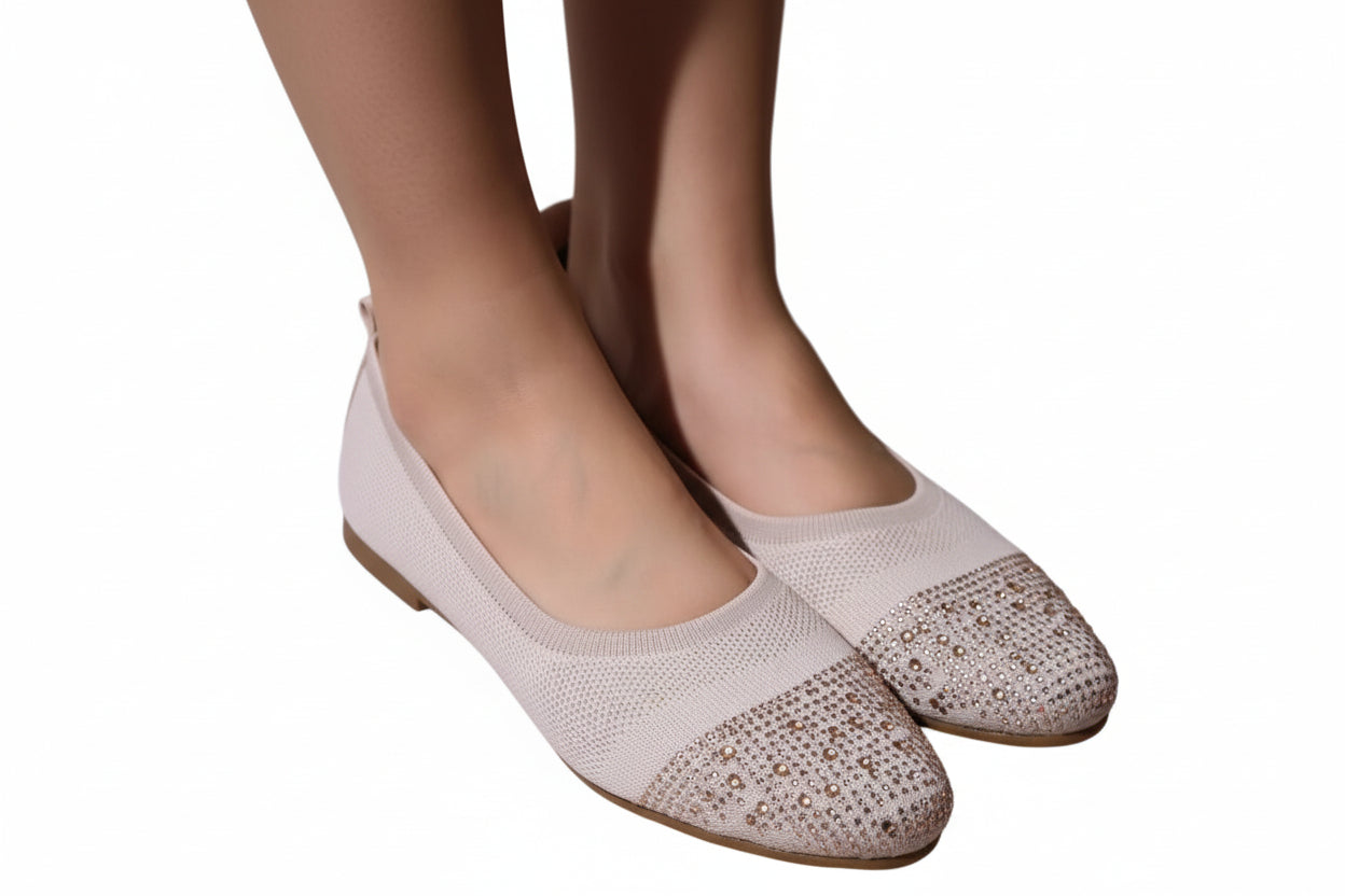All-day comfort cushioned casual shoe