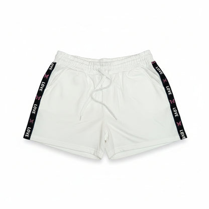 Pantalón corto con diseño en los lados laterales