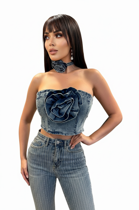 Top denim con rosa 3D fondo blanco